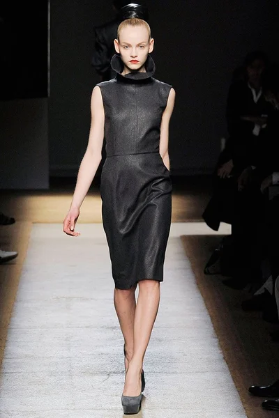 Look 27